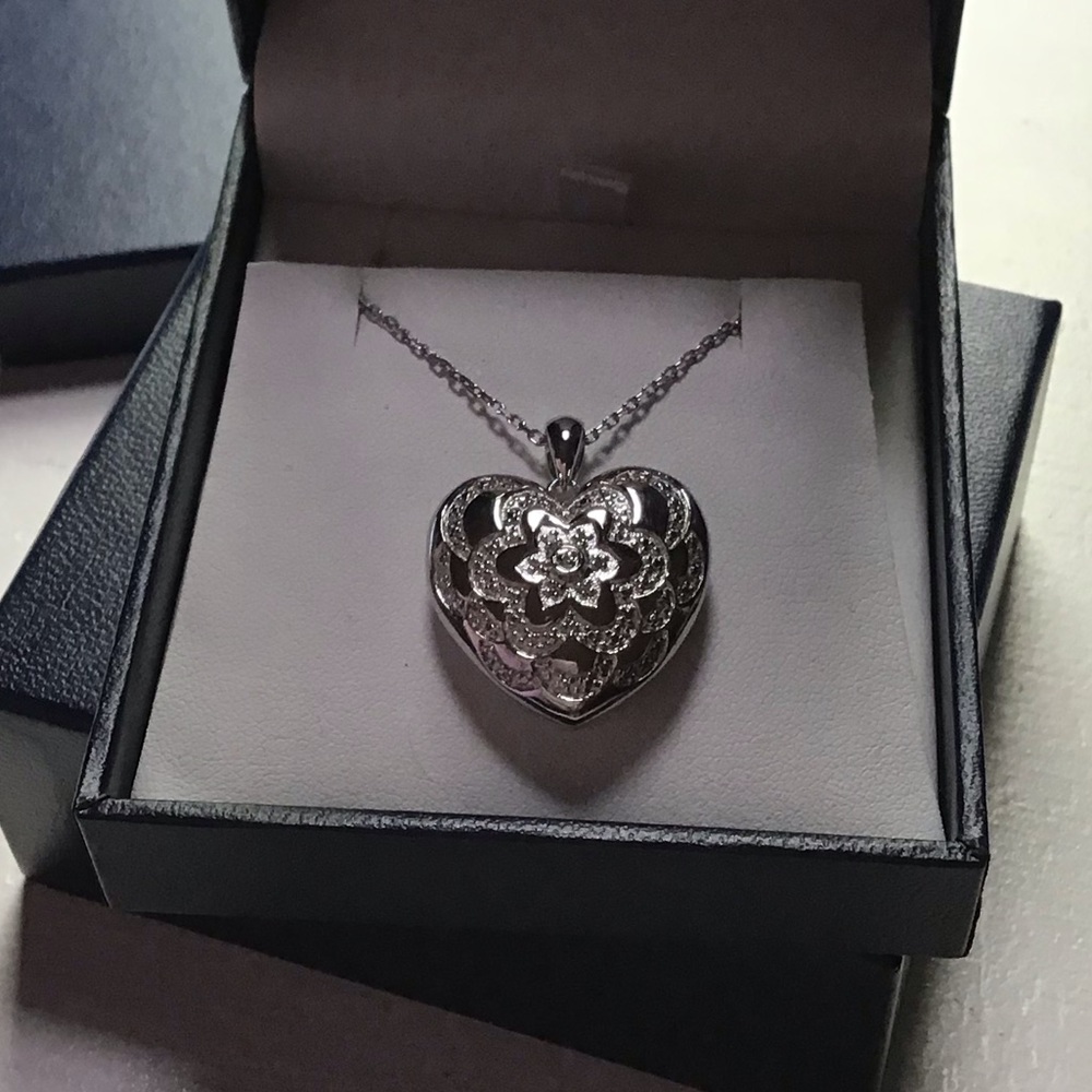 Sterling Silver Heart Locket & 18” Chain